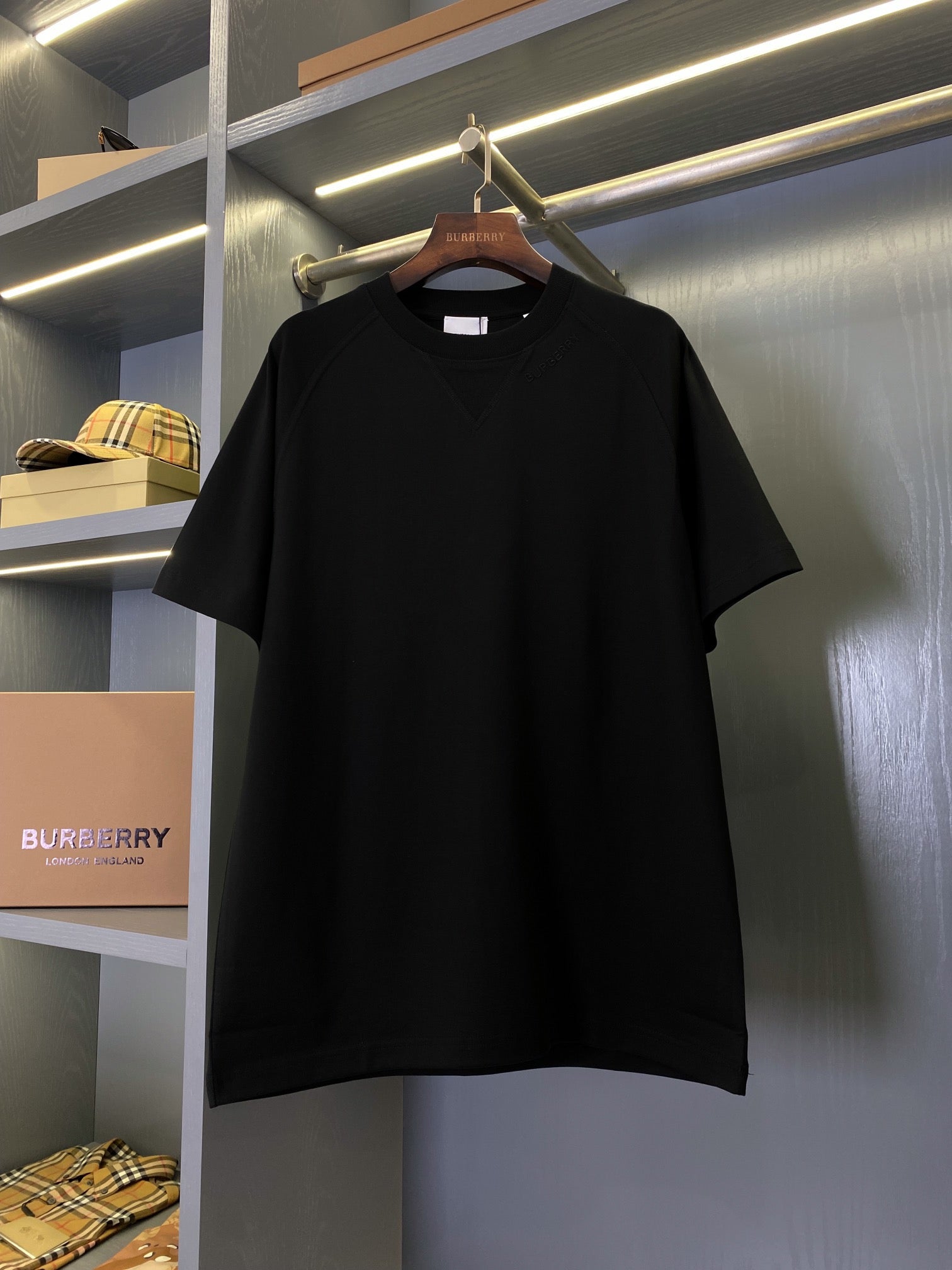 15njxadq53l.jpg
