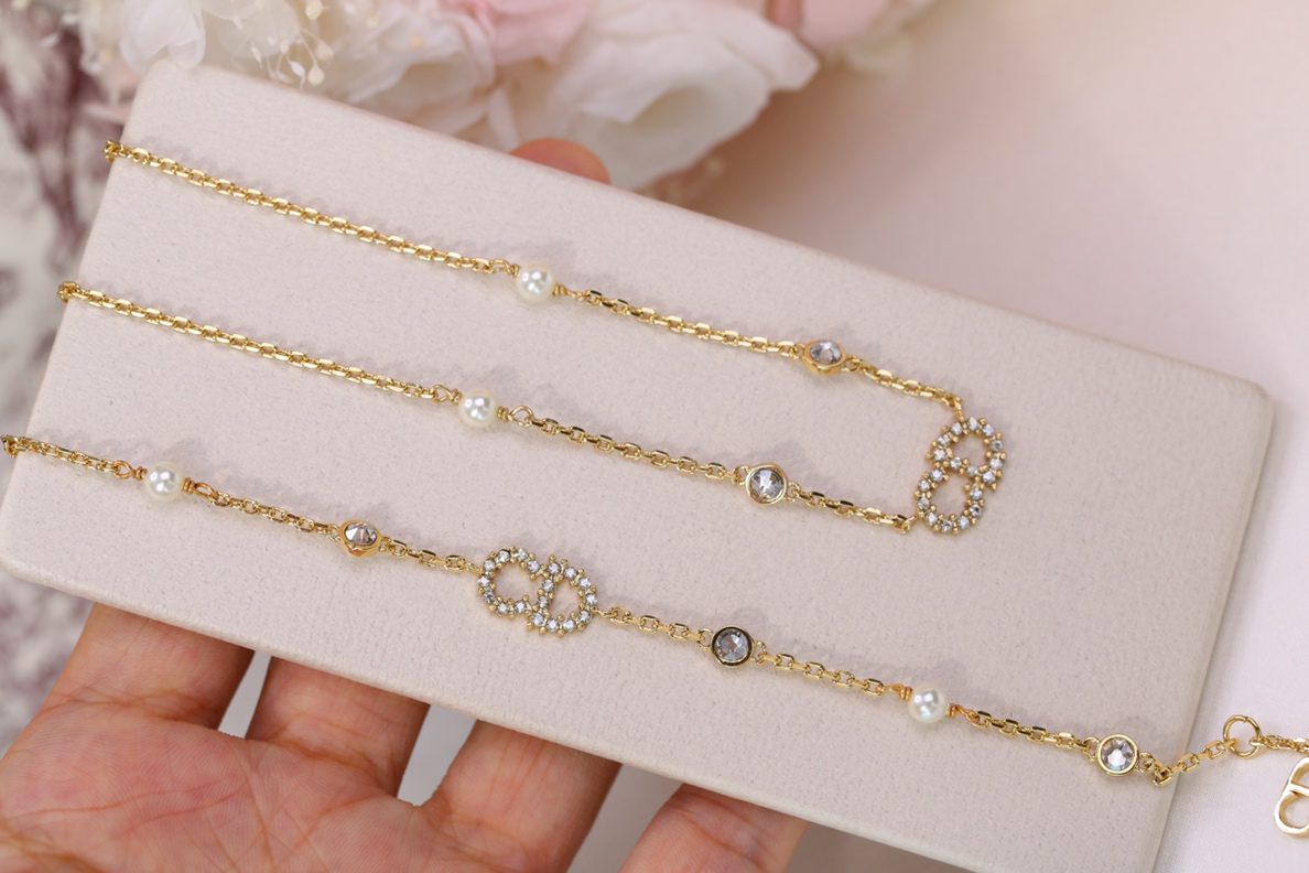 DIOR NECKLACE