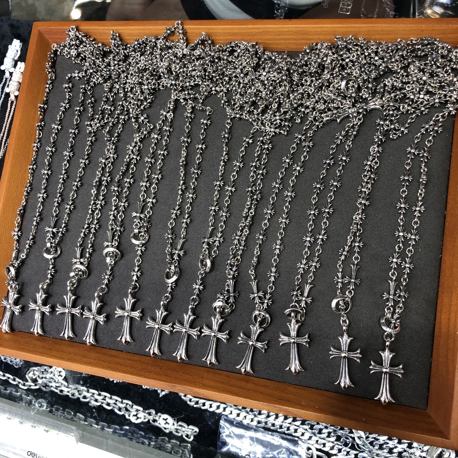 CH NECKLACE
