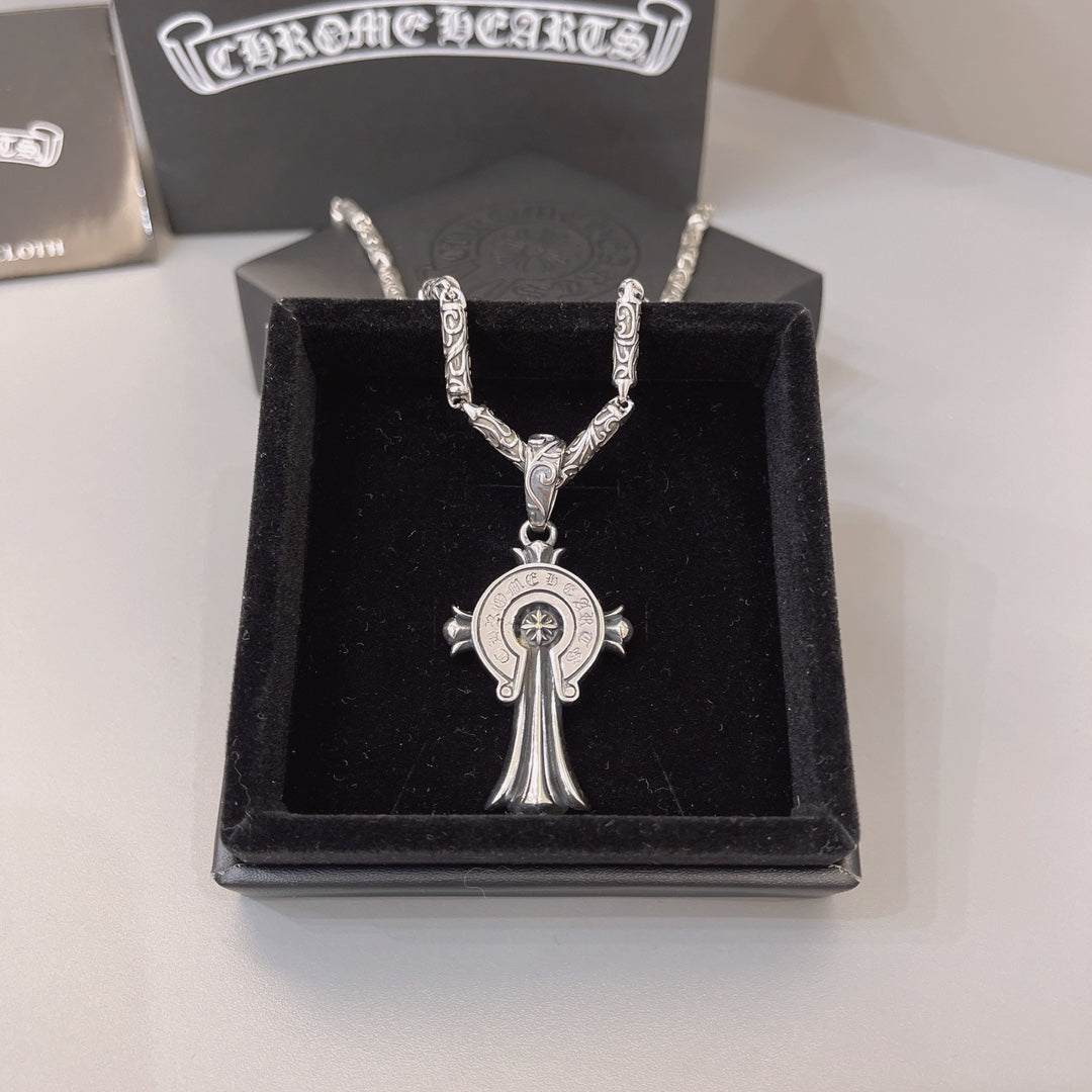 CH NECKLACE