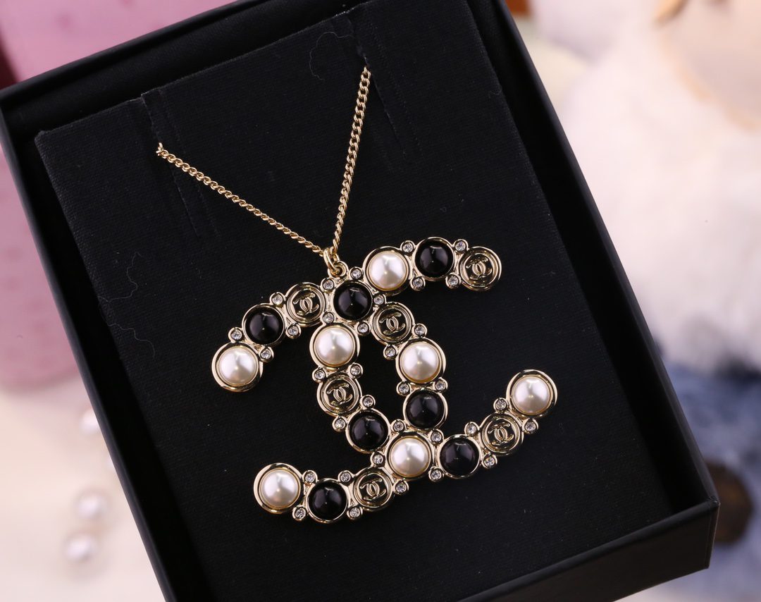 CHANEL NECKLACE