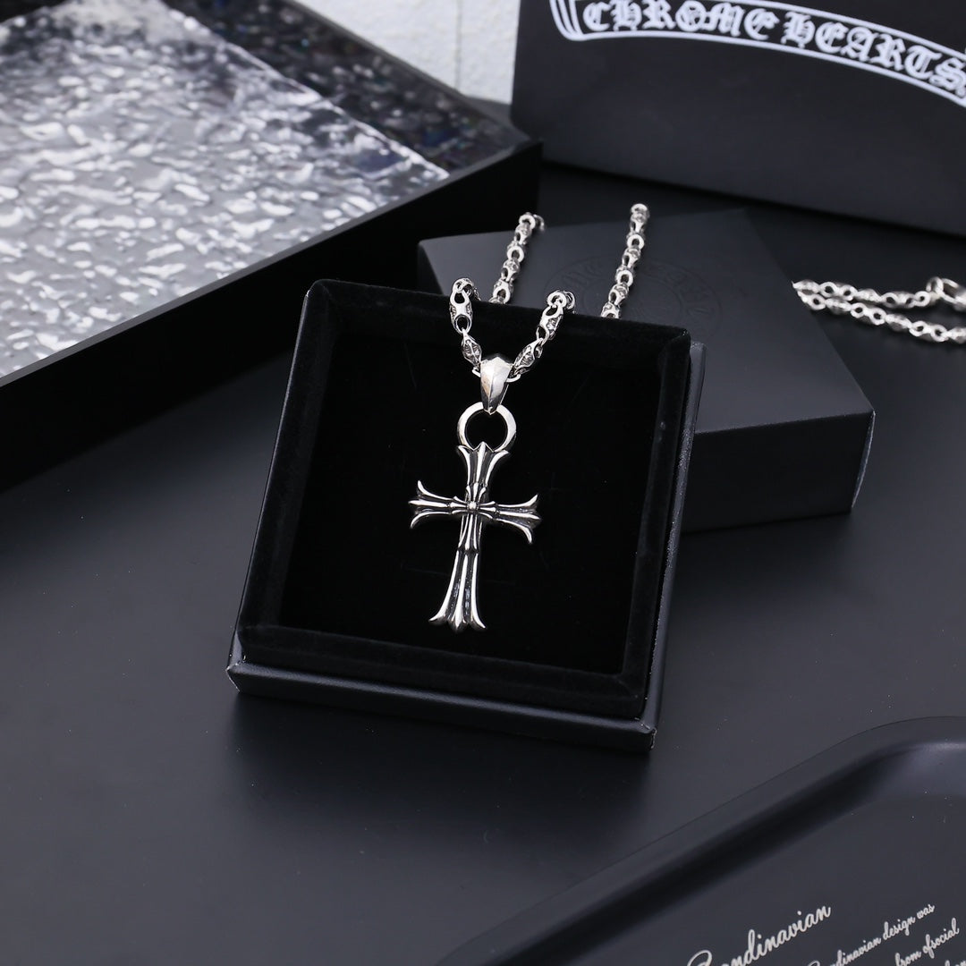 CH NECKLACE