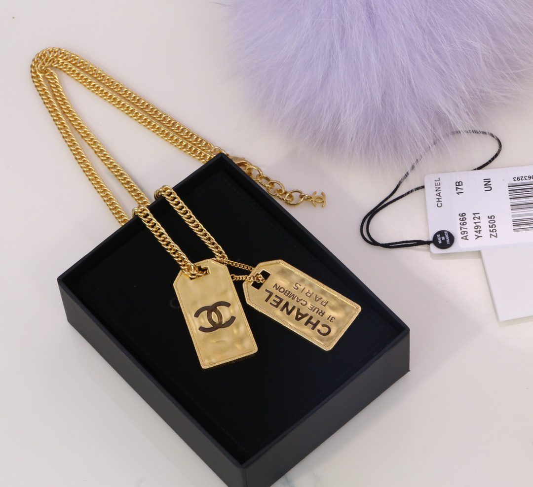 CHANEL NECKLACE