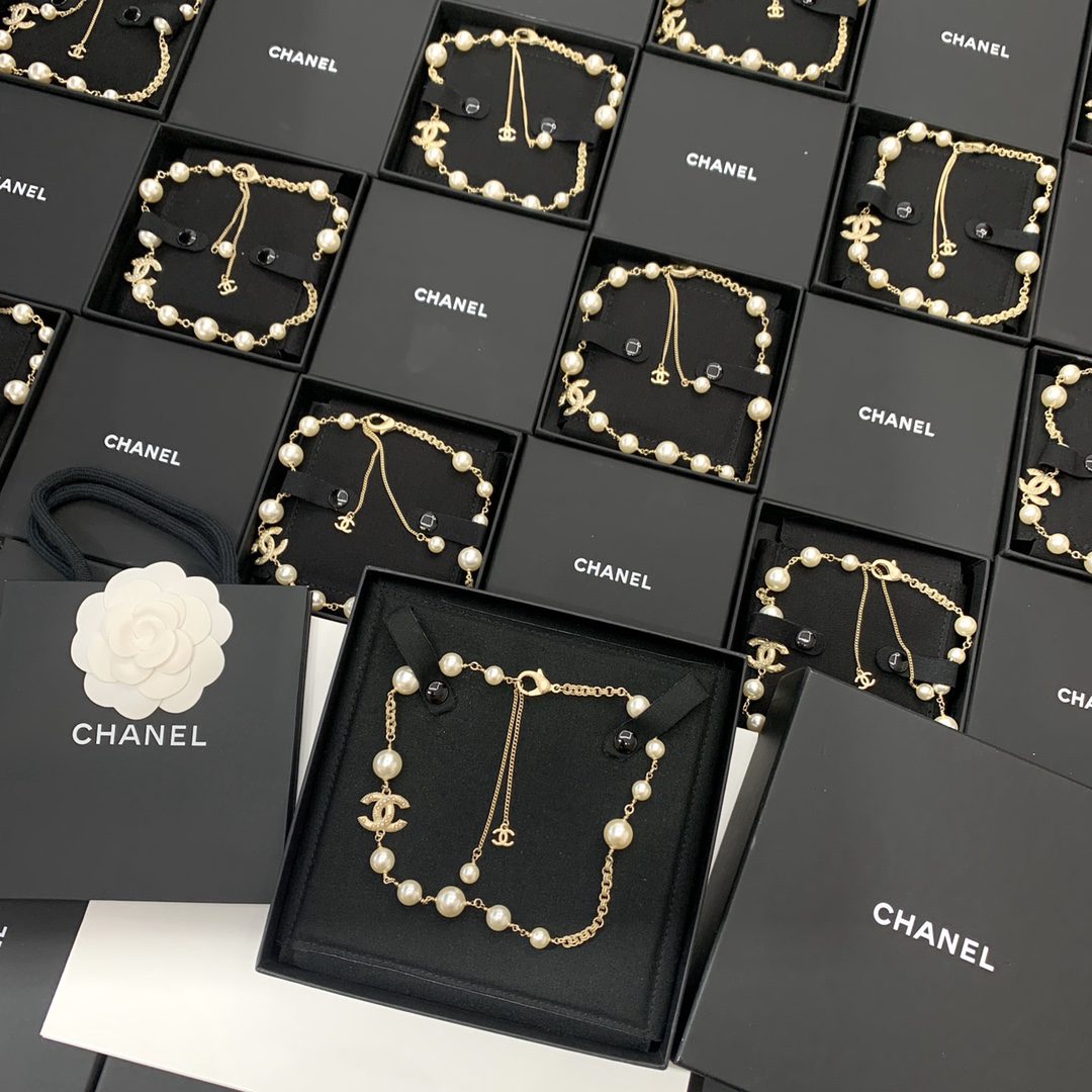 CHANEL NECKLACE