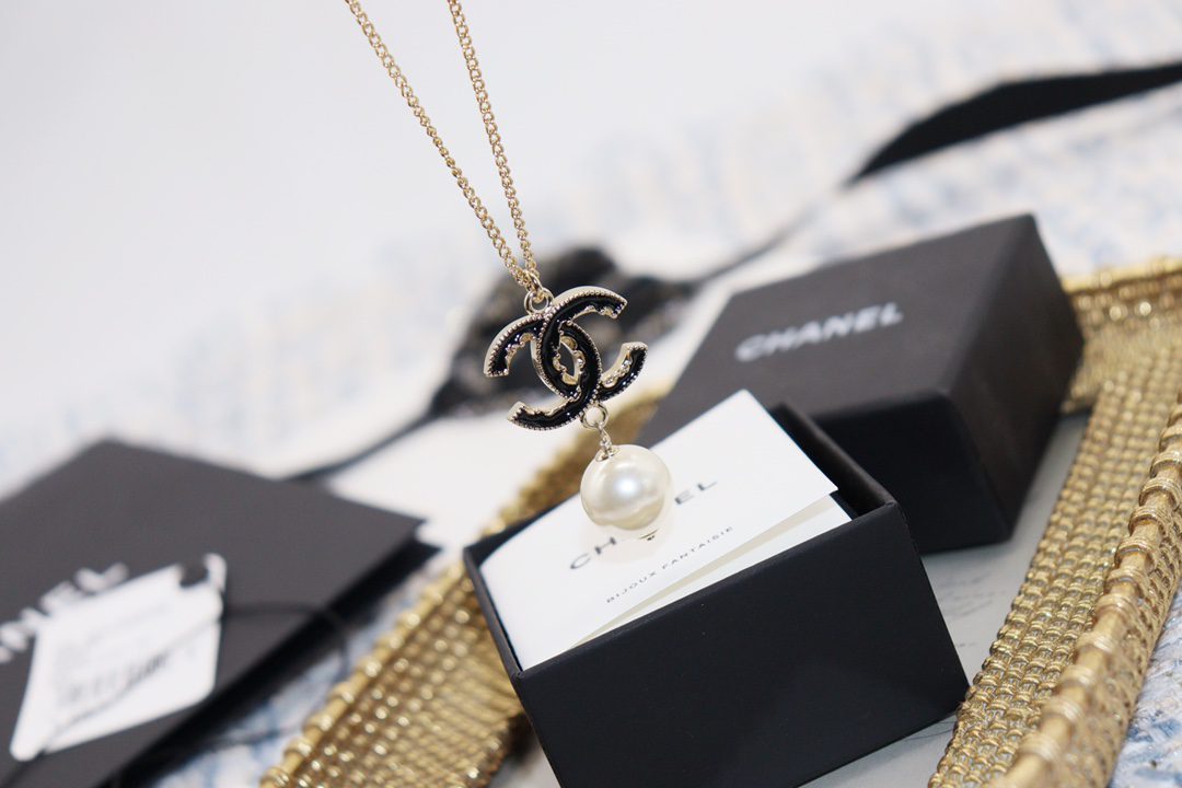 CHANEL NECKLACE