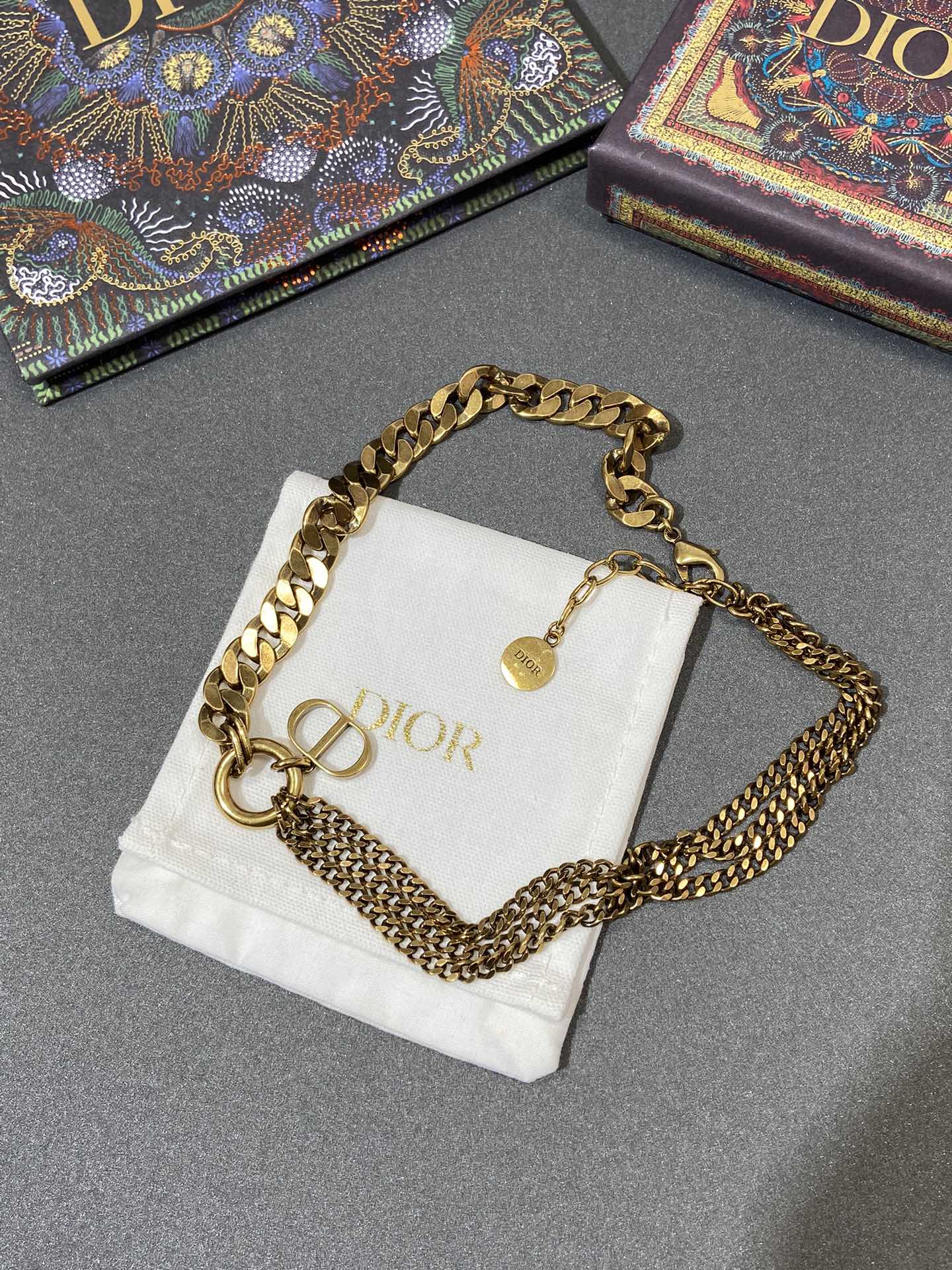 DIOR NECKLACE