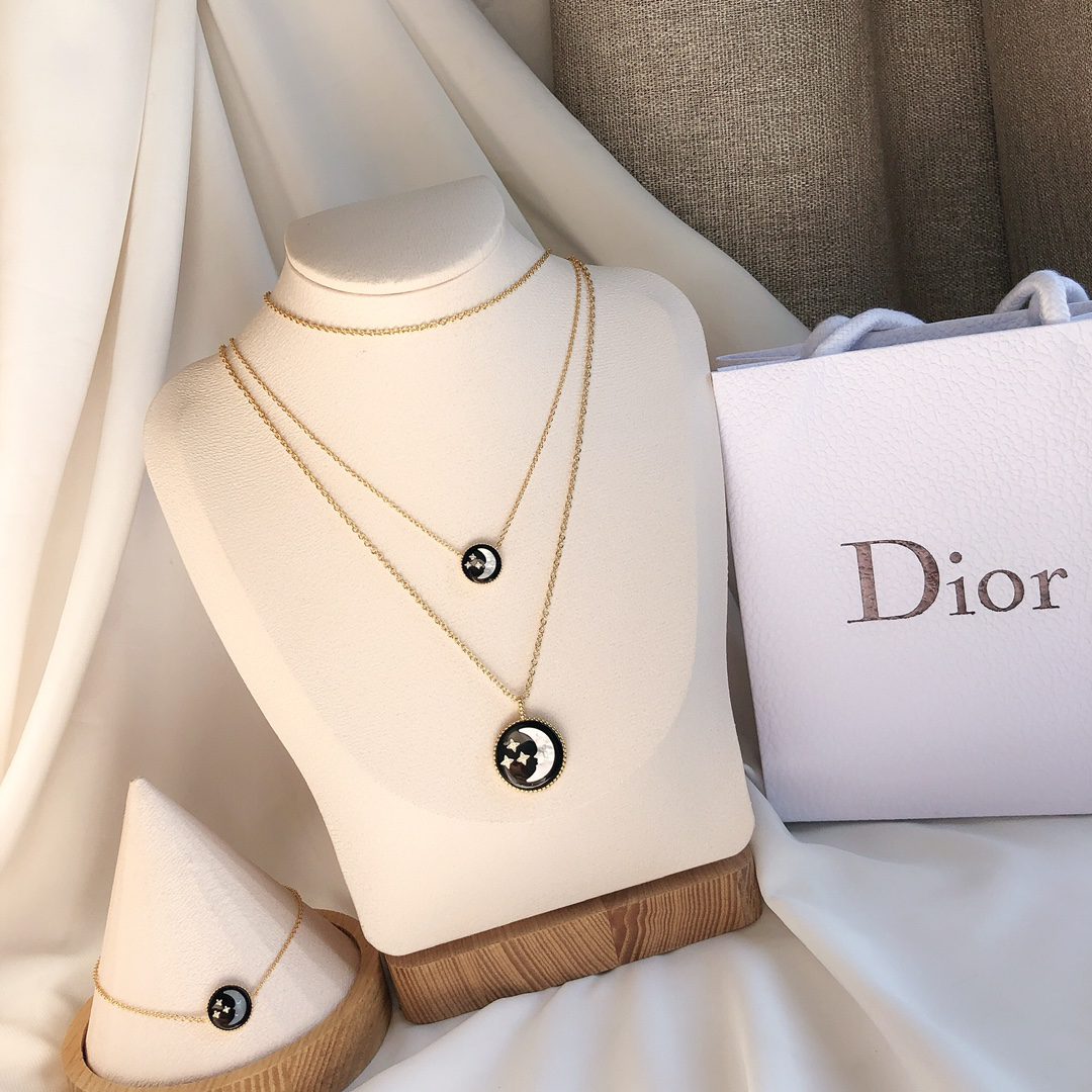 DIOR NECKLACE