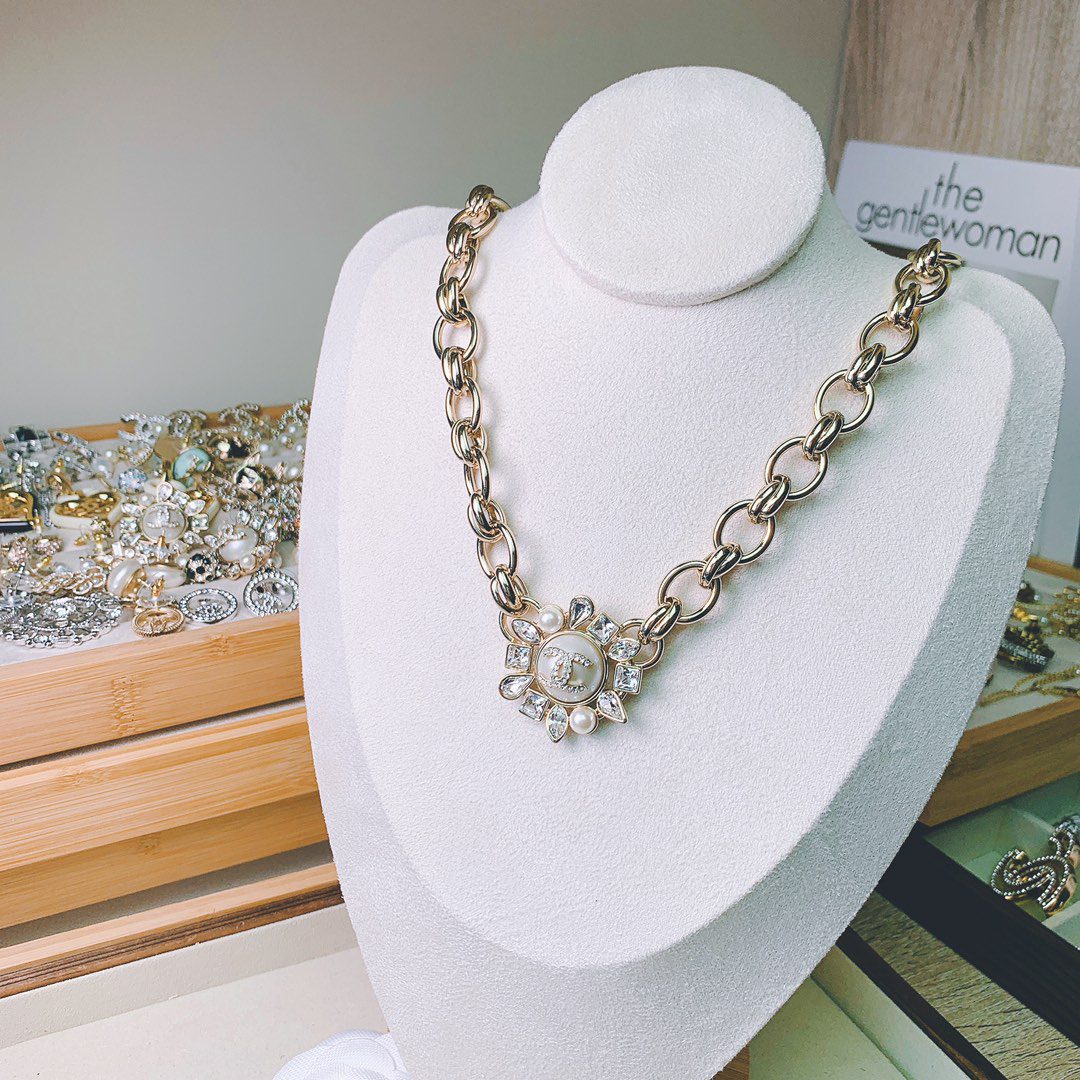 CHANEL NECKLACE
