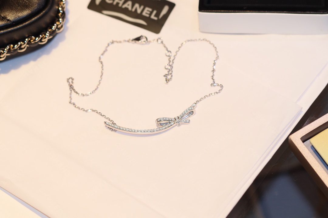 CHANEL NECKLACE