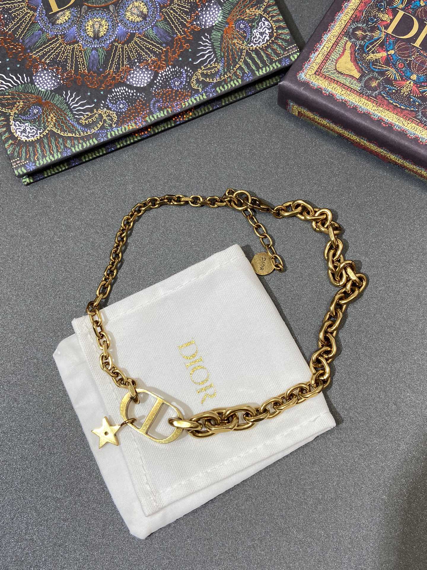 DIOR NECKLACE