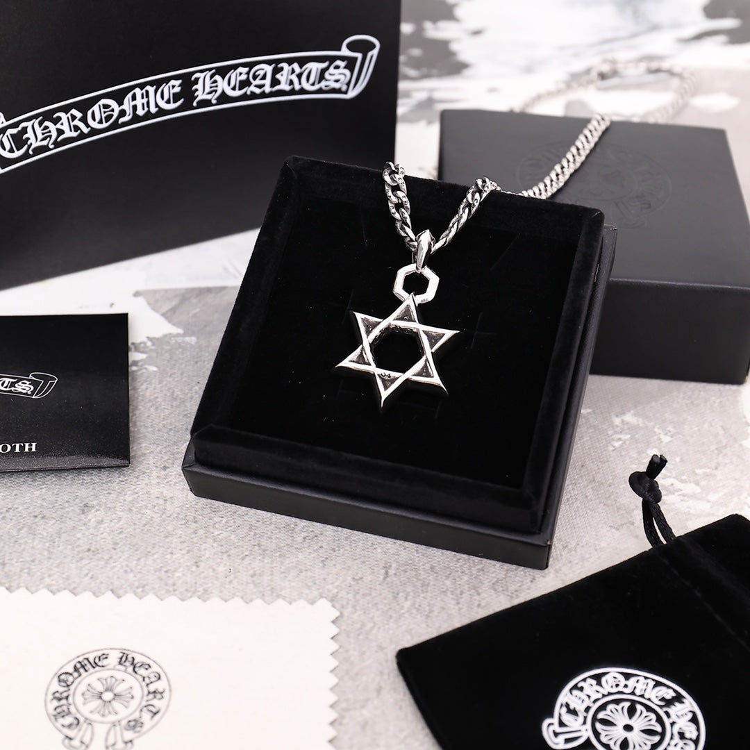 CH NECKLACE