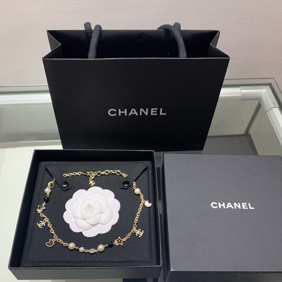CHANEL NECKLACE