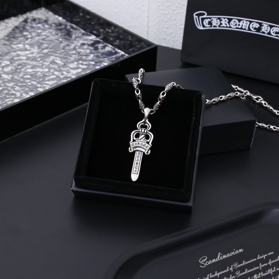CH NECKLACE
