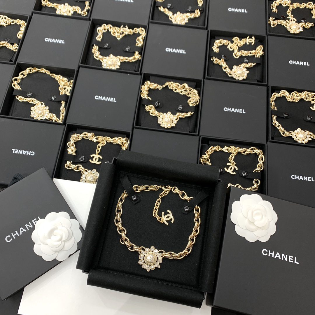 CHANEL NECKLACE