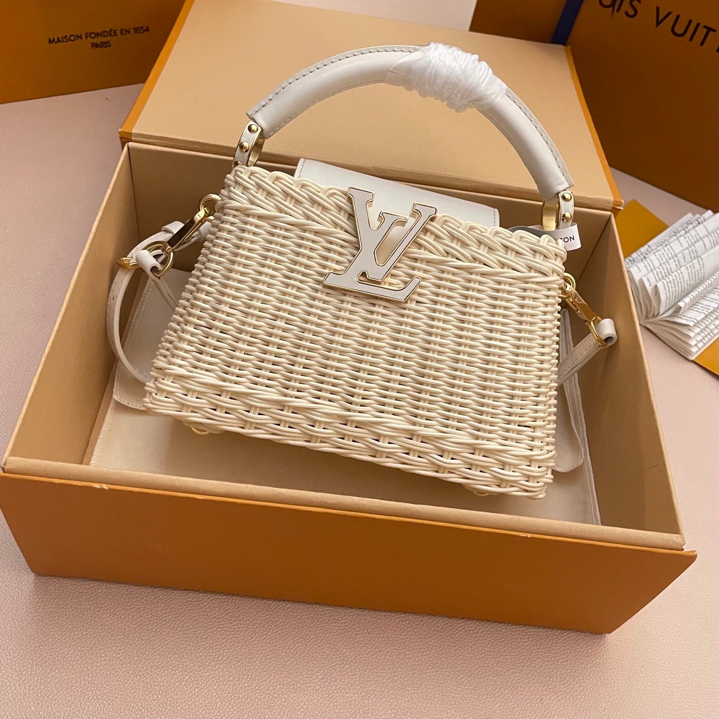 LV BAG (M26004)