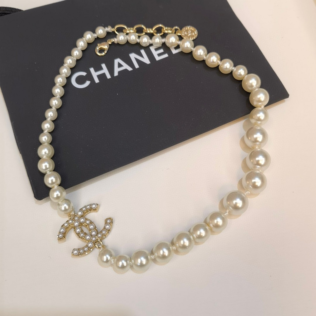 p45 Xiaoxiang Necklace’s best-selling model, new sizes of pearls, crystals, diamonds and letter necklaces are now available at simultaneous counters‼ High-end quality real shots
