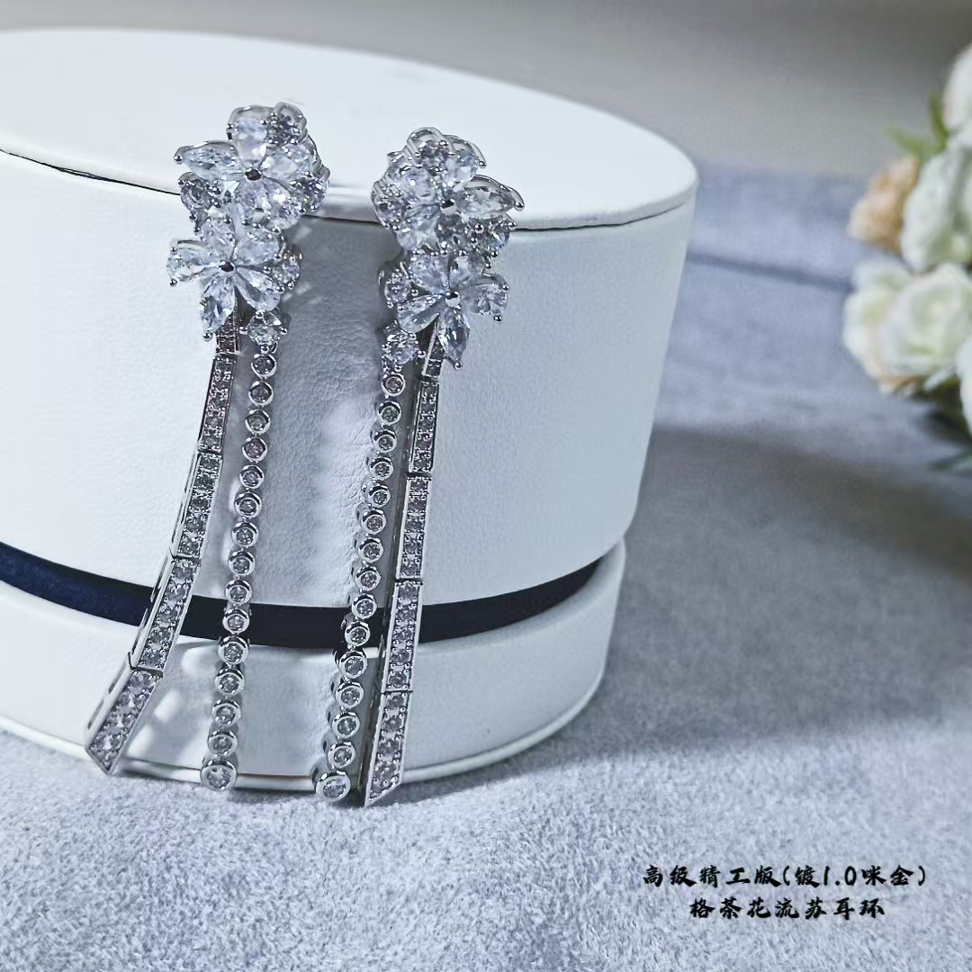pV gold high version GRAFF tassel camellia drop earrings🤡🤡Exciting endless energy