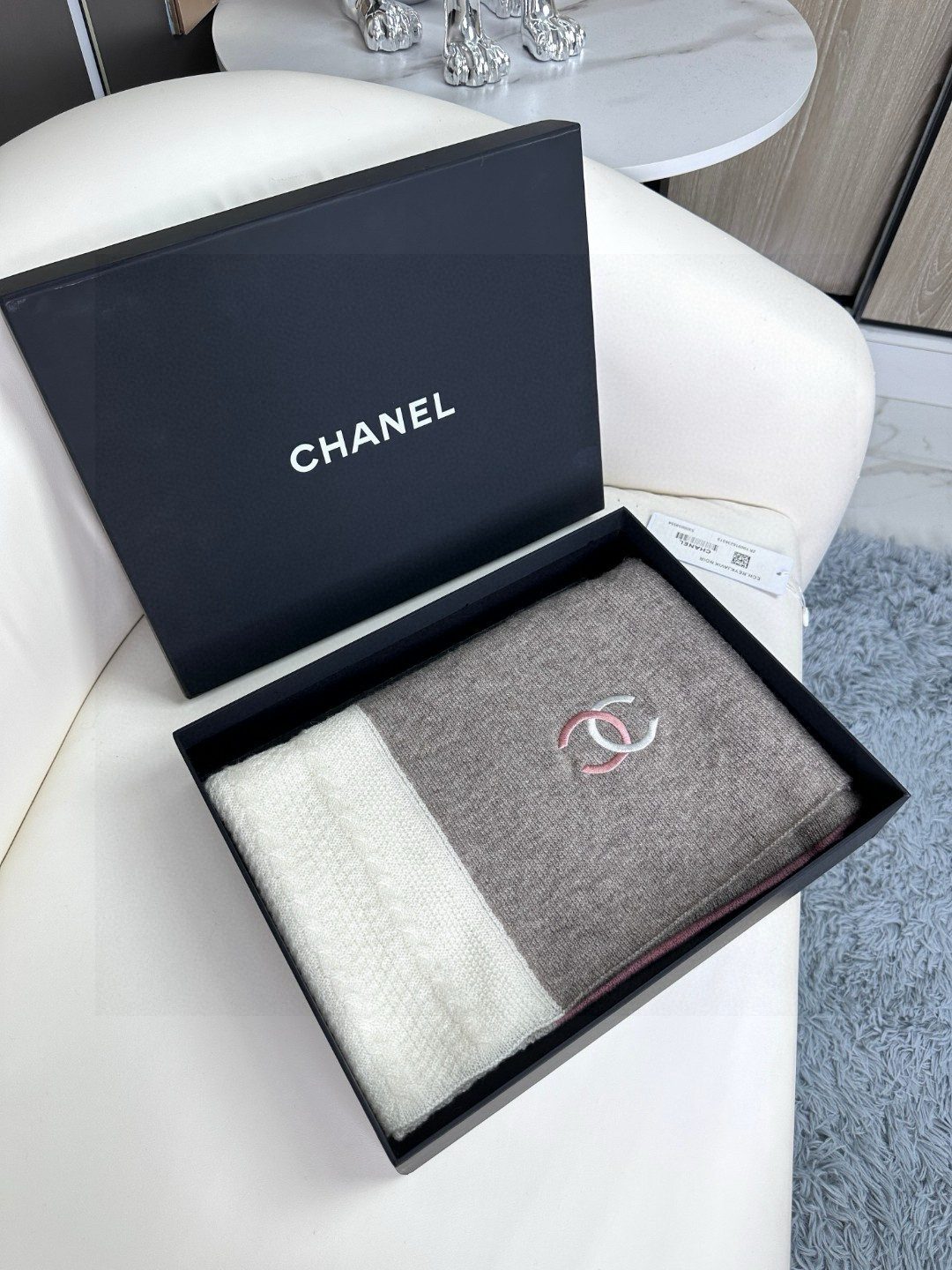 Scarf🧣Top cashmere version🧣  new arrival! Chanel counter new scarf in 23 years