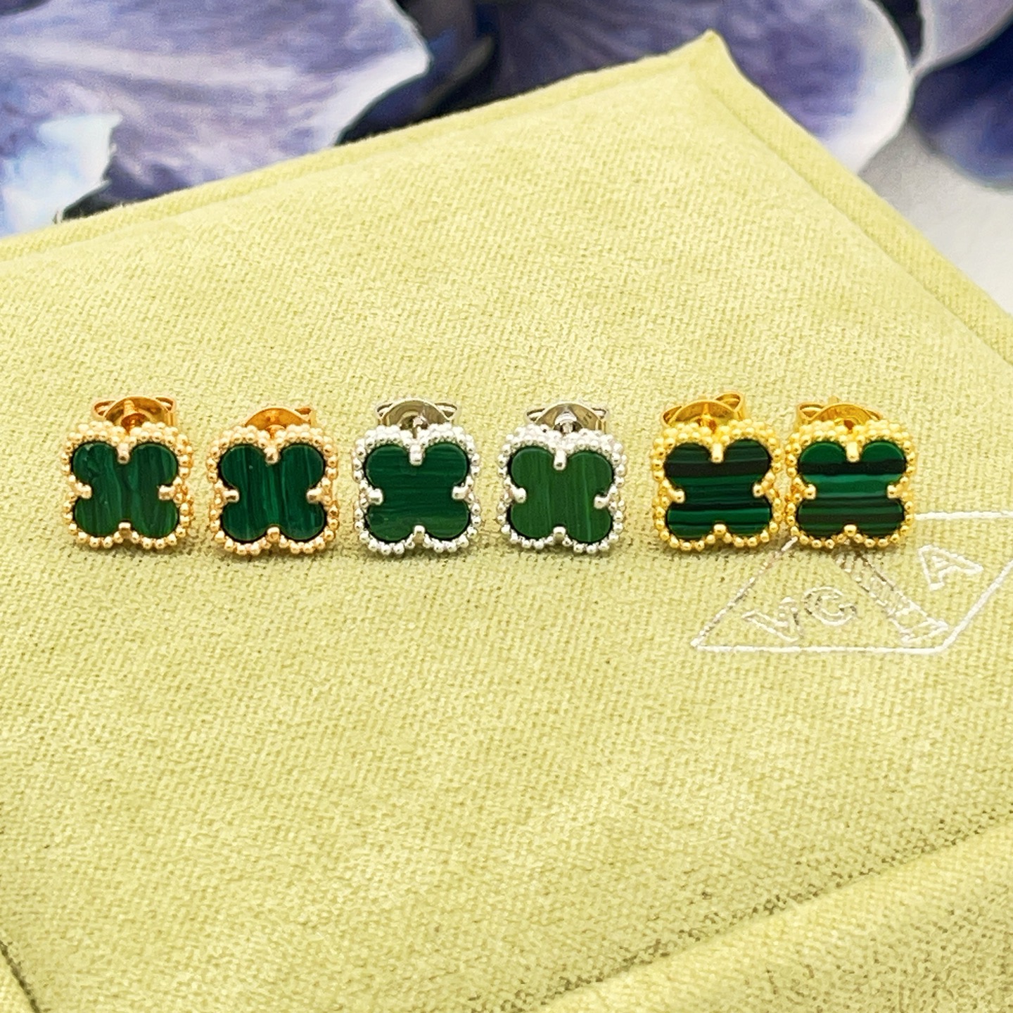 p45VE065 [Green Fritillary Small Gold Stud Earrings] VE066 [Green Fritillary Small Silver Stud Earrings]
