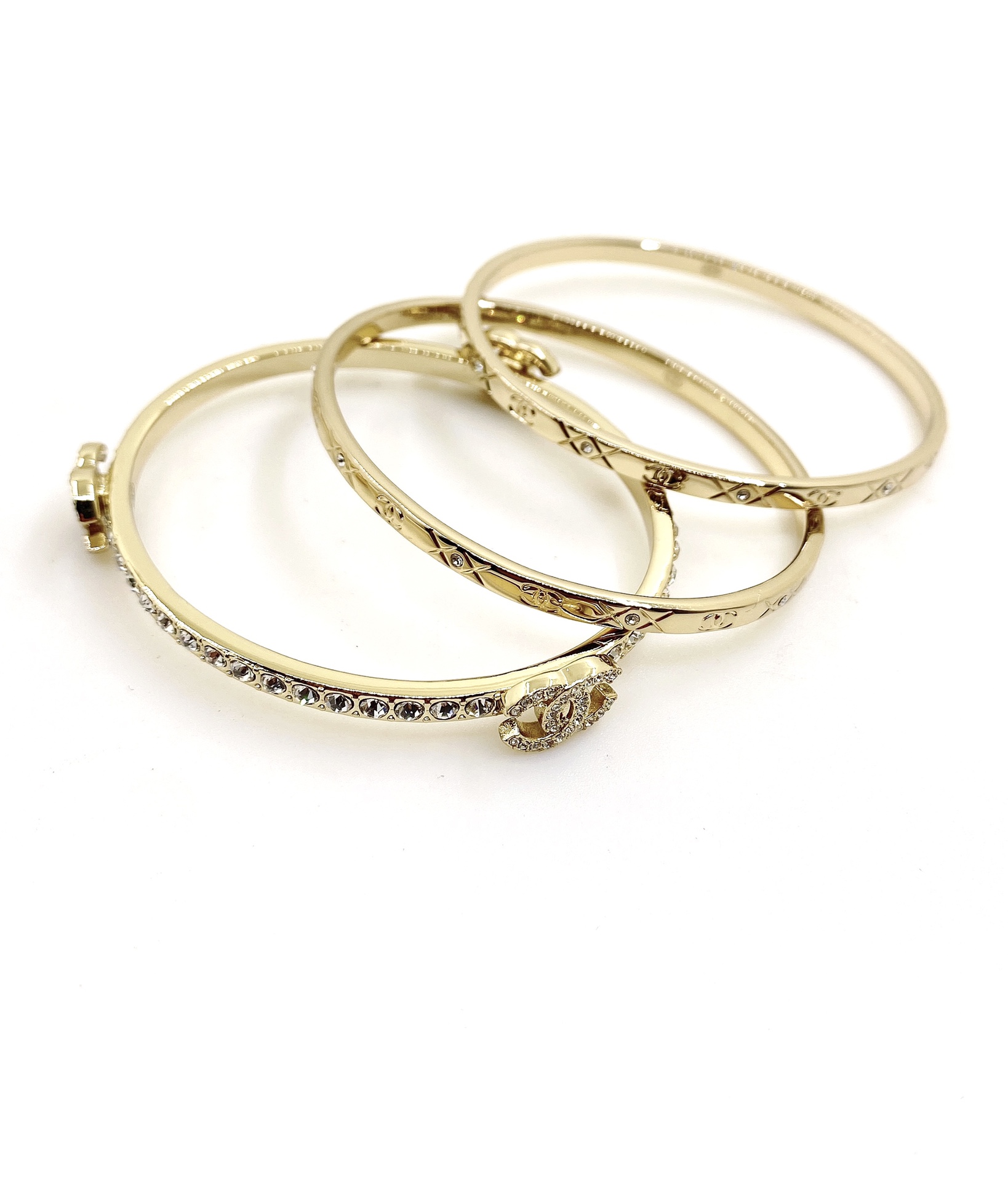 p85 chnel latest light gold cc 3-piece bracelet]