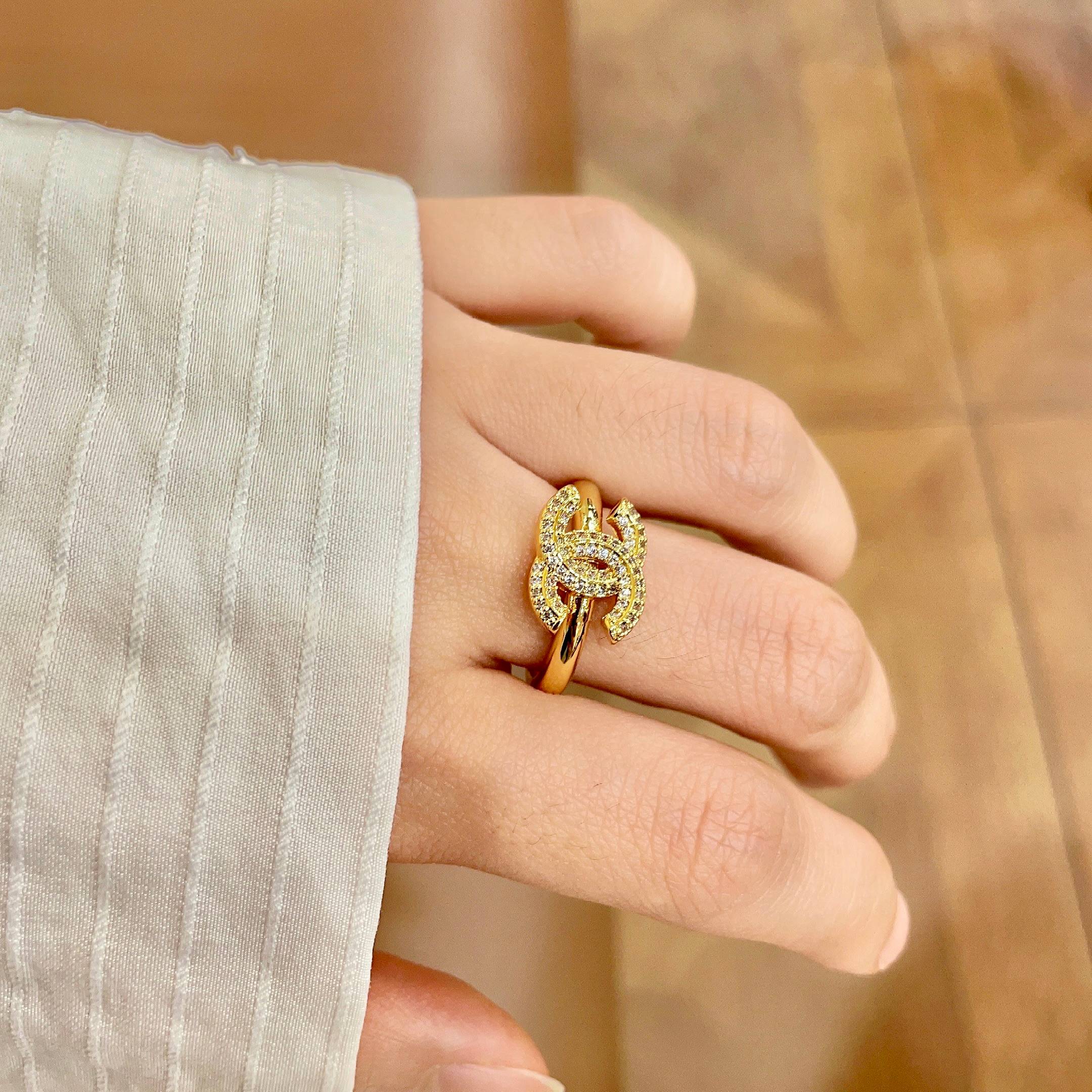 p50 Xiaoxiangfeng Chanel double C shape ring! A piece that I can’t help but want to praise as soon as I wear it.