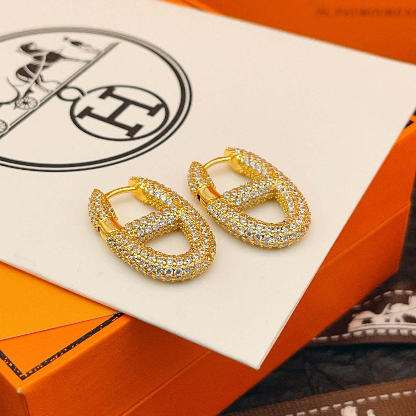p57HE051 [He@mes latest pig nose diamond-filled gold stud earrings] consistent Zp