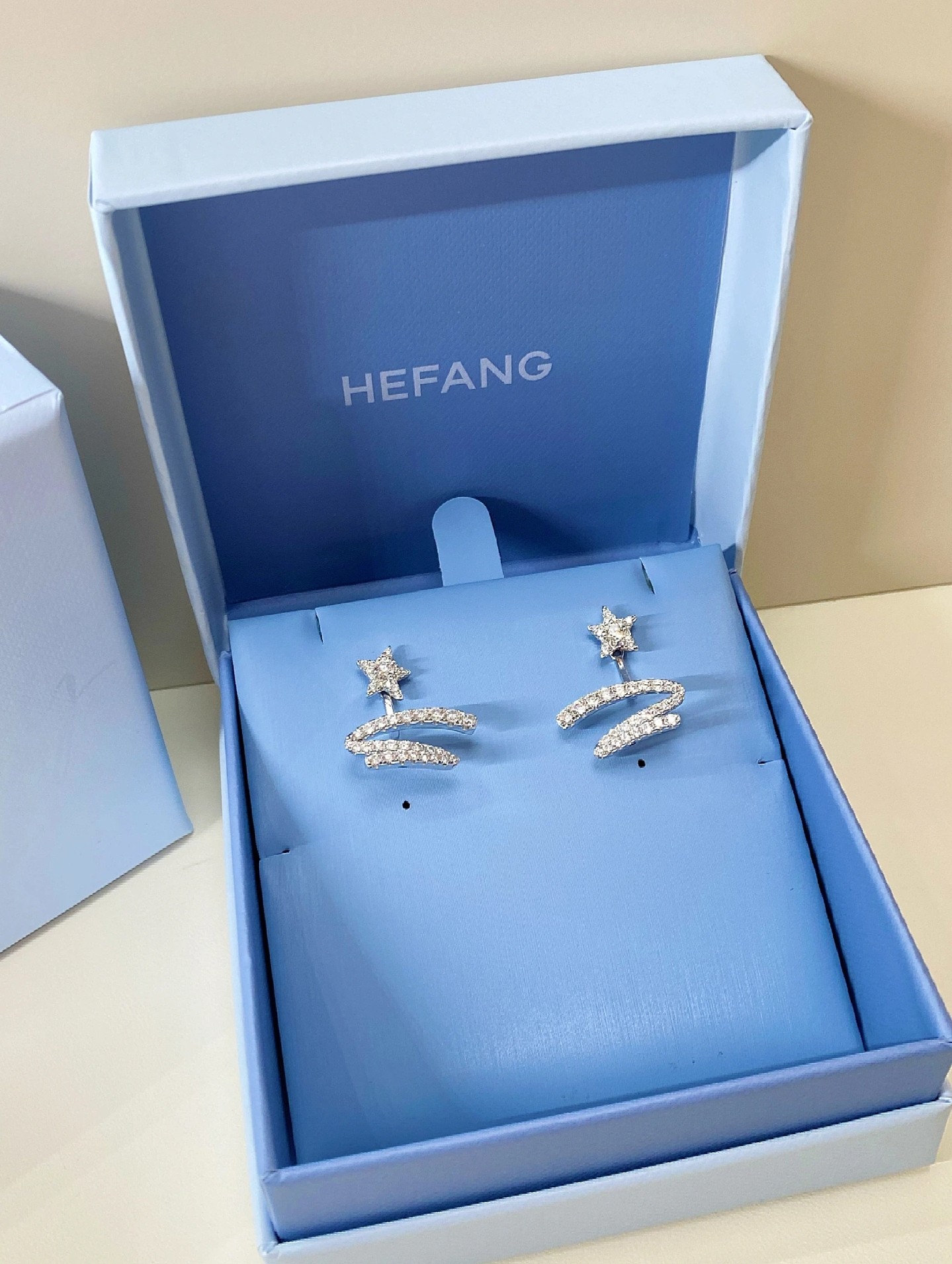p60 Wow! HEFANG’s new earrings are so pretty too????! Starlight Ribbon Stud Earrings with High Quality