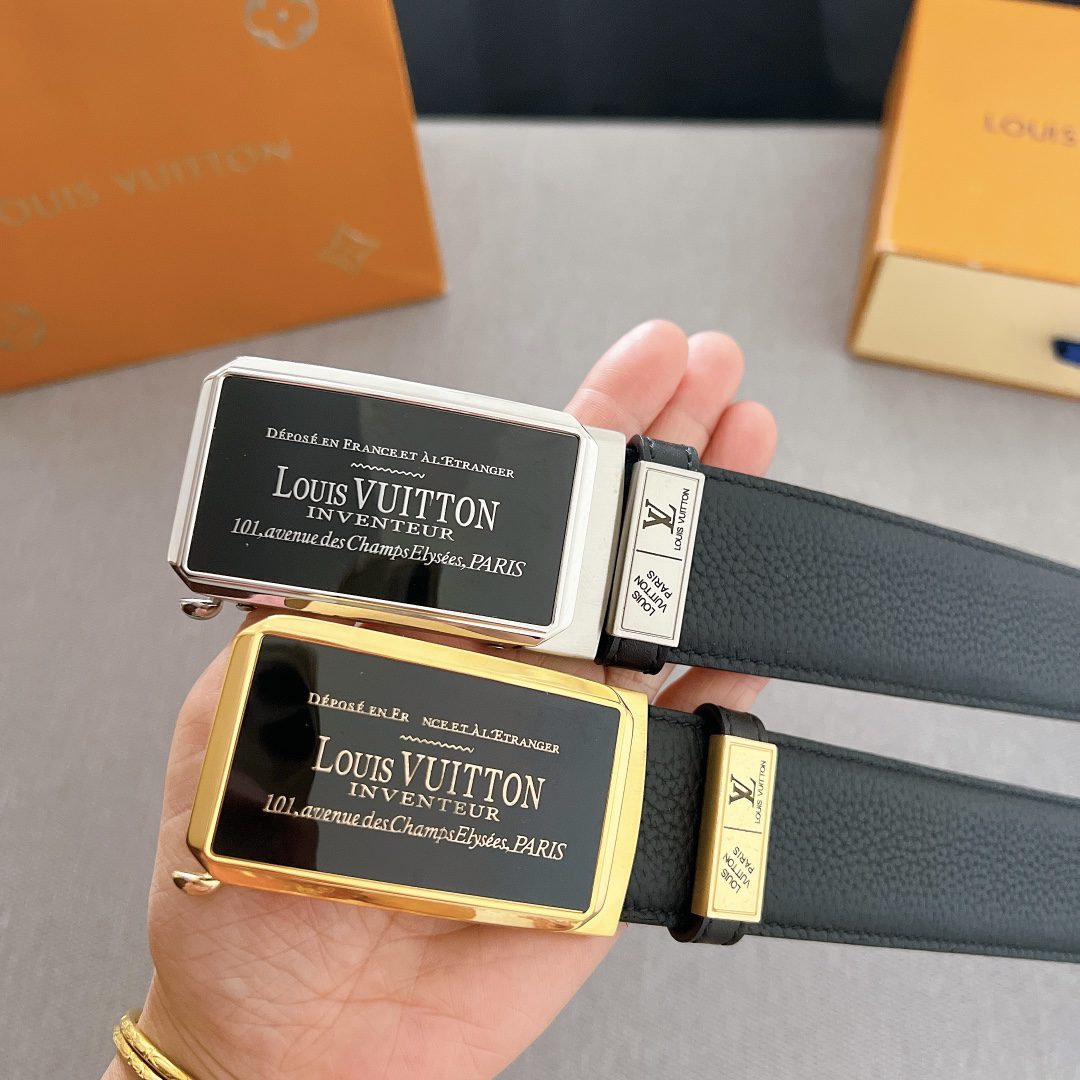 Belt The LV Initiales mm self-buckle belt interprets two classic styles in a reversible style: M