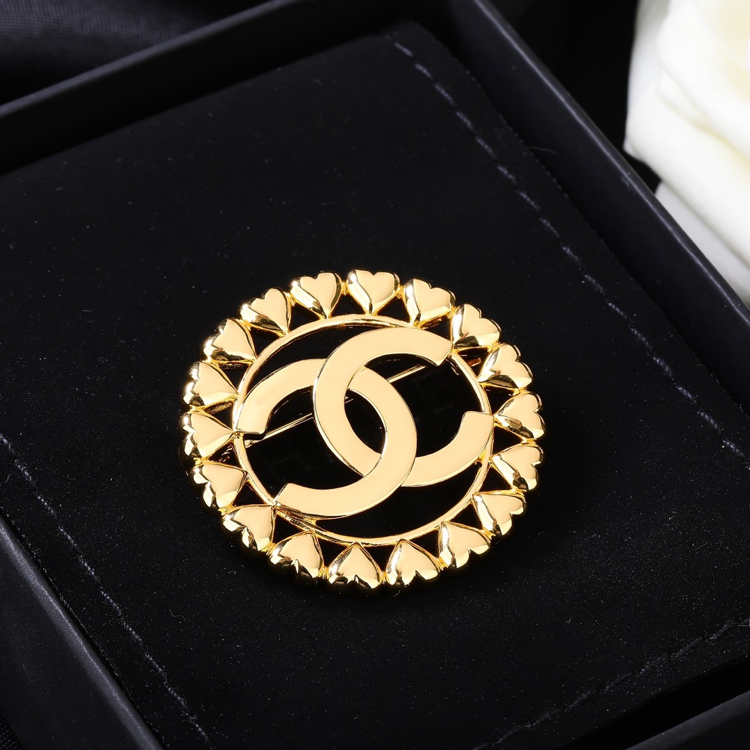 p Chanel Chanel glossy letter double C brooch with unique design