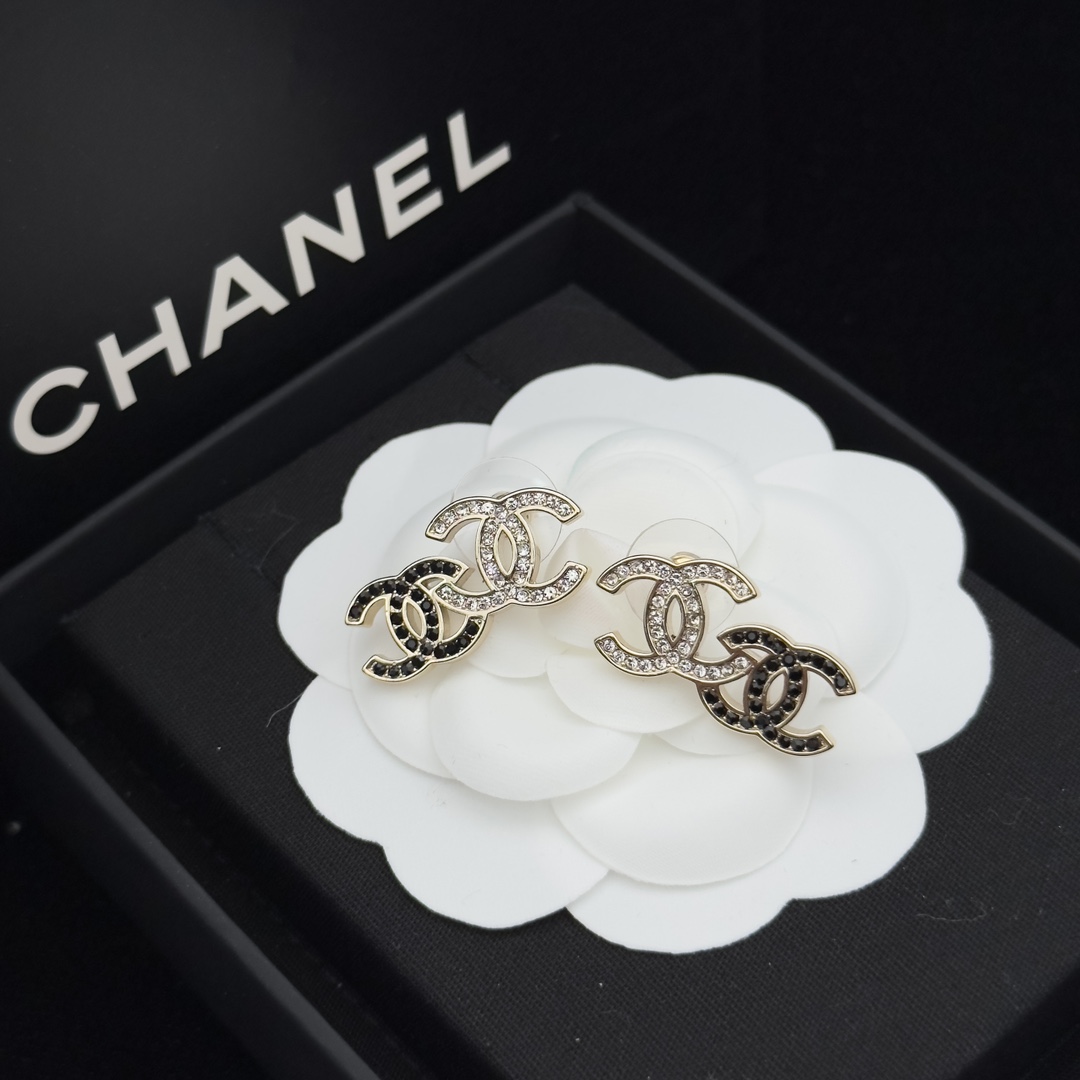 p55 CHANEL Chanel earrings