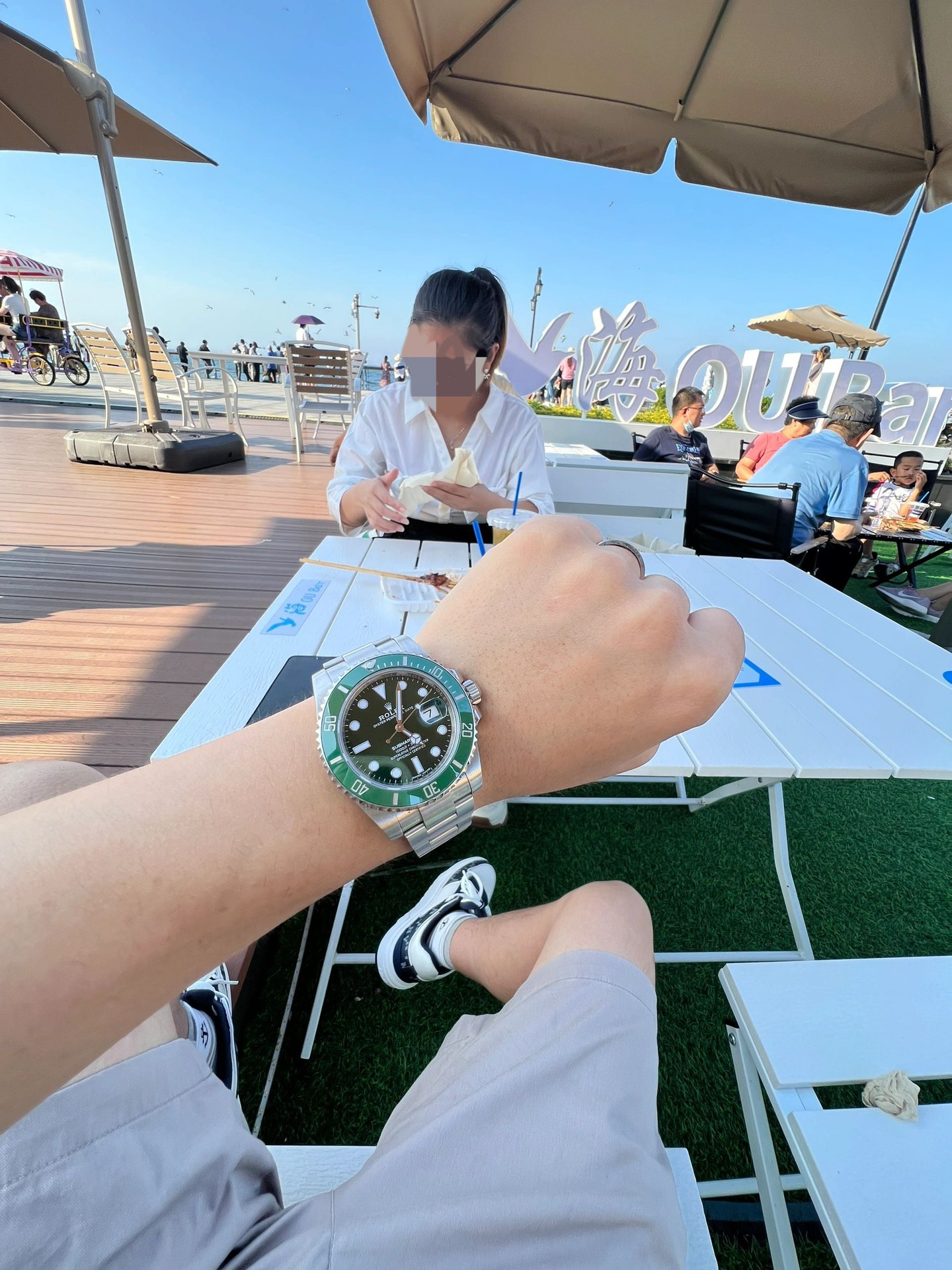 🤣I’m so confused by the question! When I wear it at work, my colleagues think it costs tens of thousands of dollars.