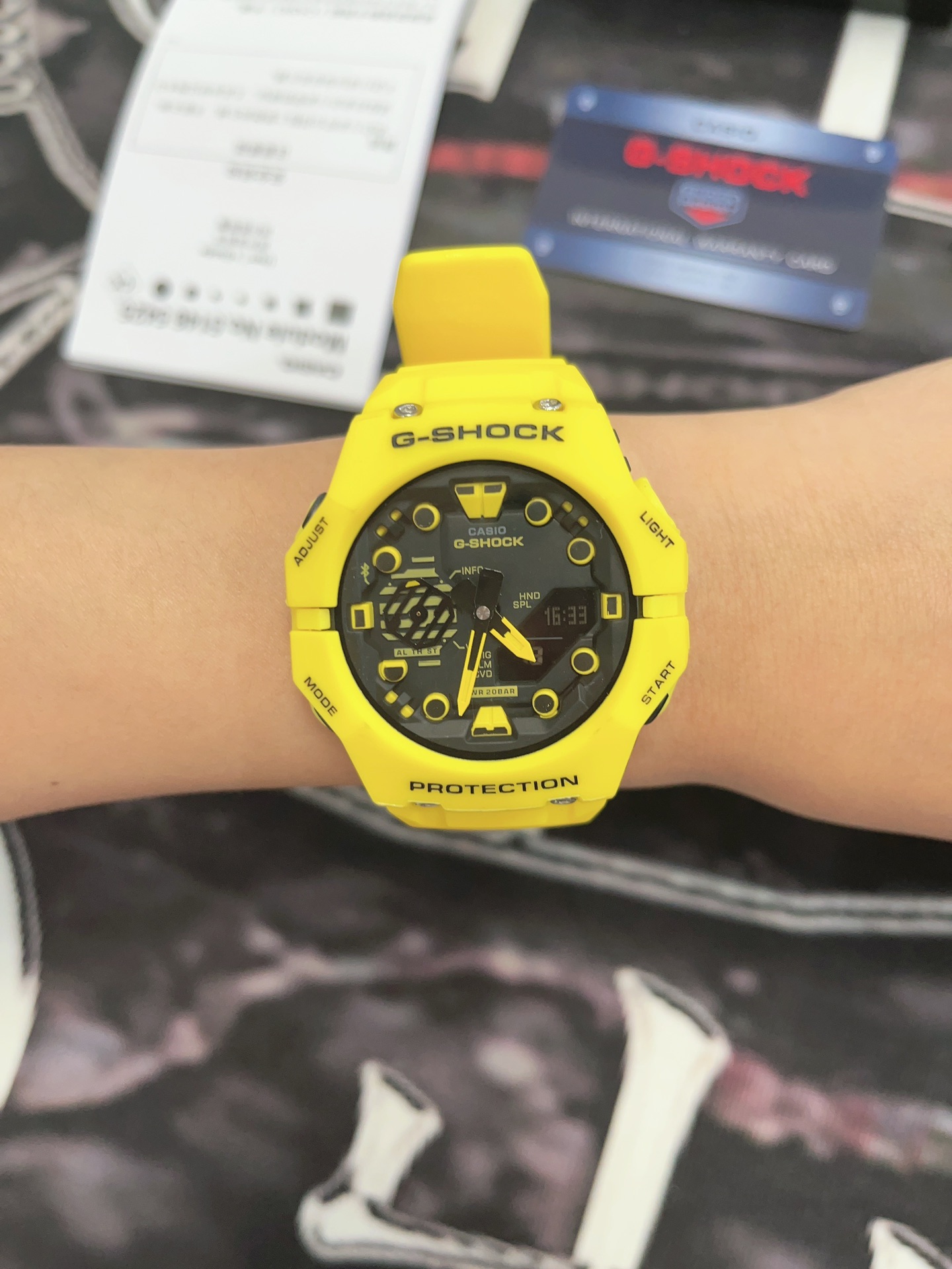 No. B00, all yellow