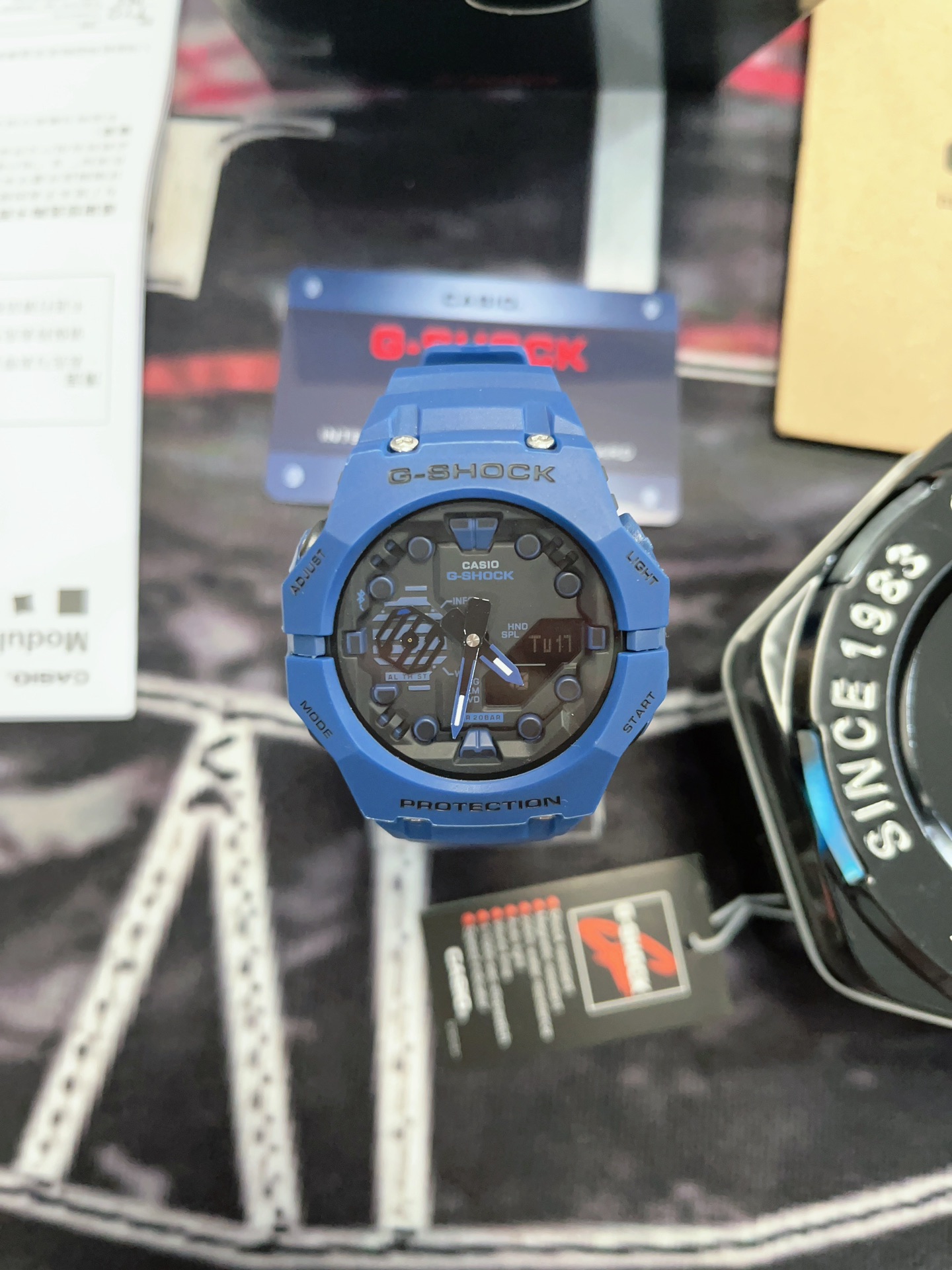 B001, No. 7, all blue