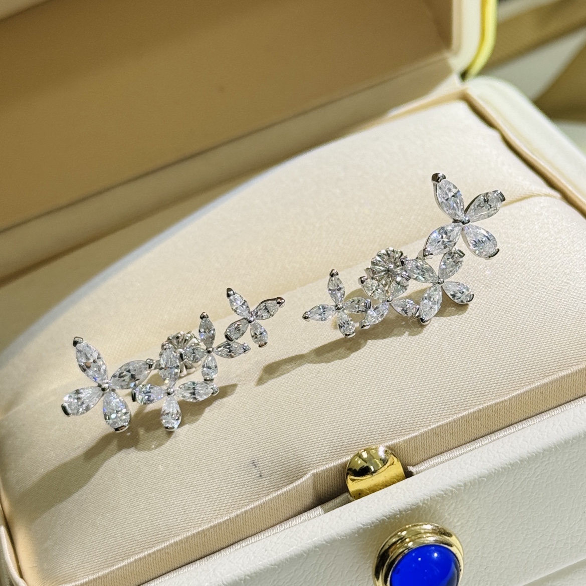 p95V gold precision version GRAFF latest hot style Graff four butterflies ????diamond ears