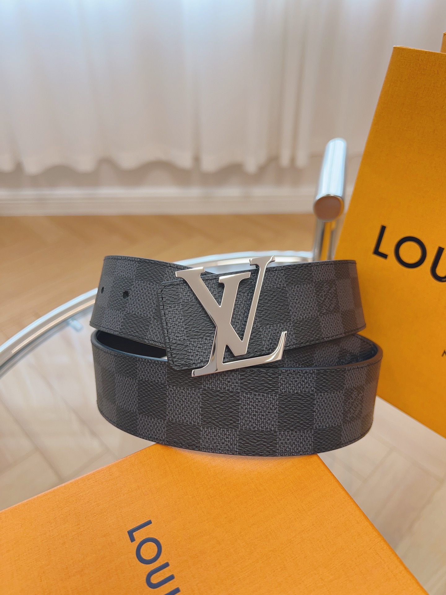 Belt P- Lv Louis official website synchronization width 4.0CM high-quality buckle matching design used