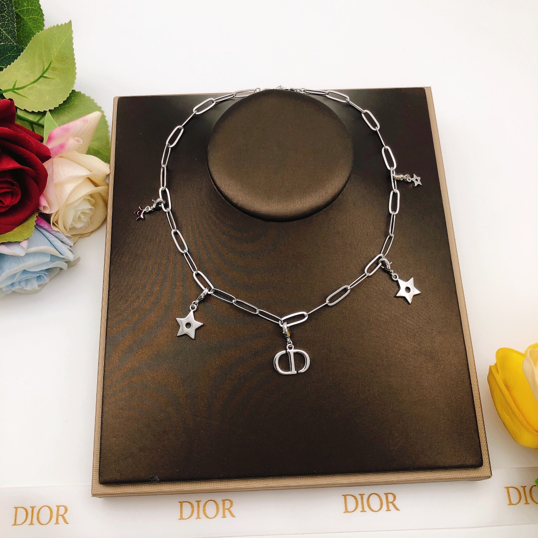 p55 number DXL0045 [dio’s latest star necklace]