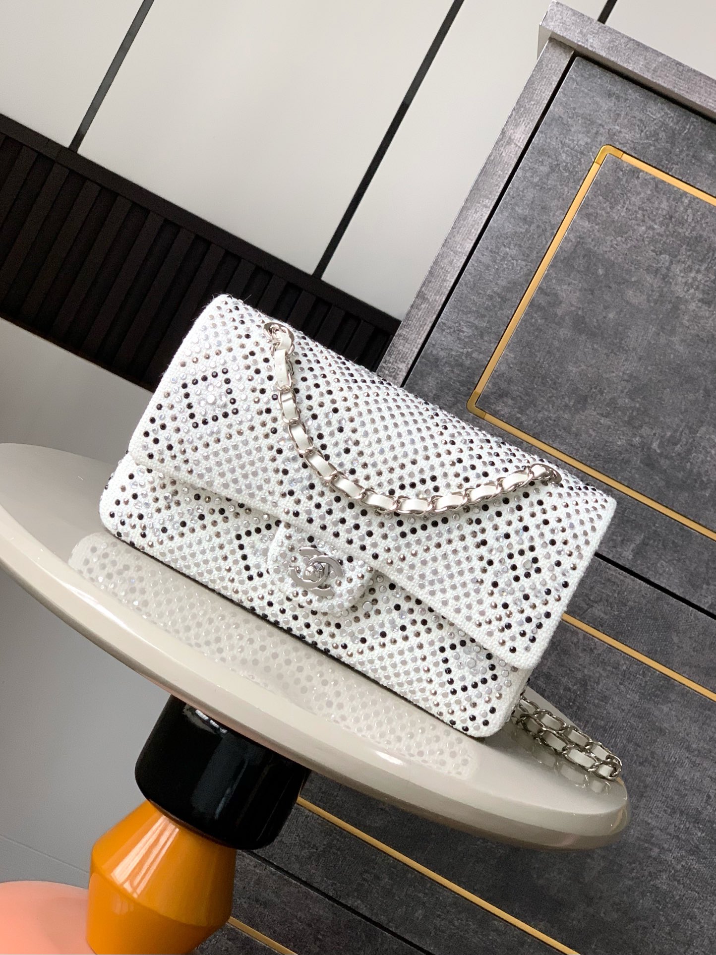 Bag Chanel Exclusively shipped "off-white" OHANELC double cover, full diamond limited edition series