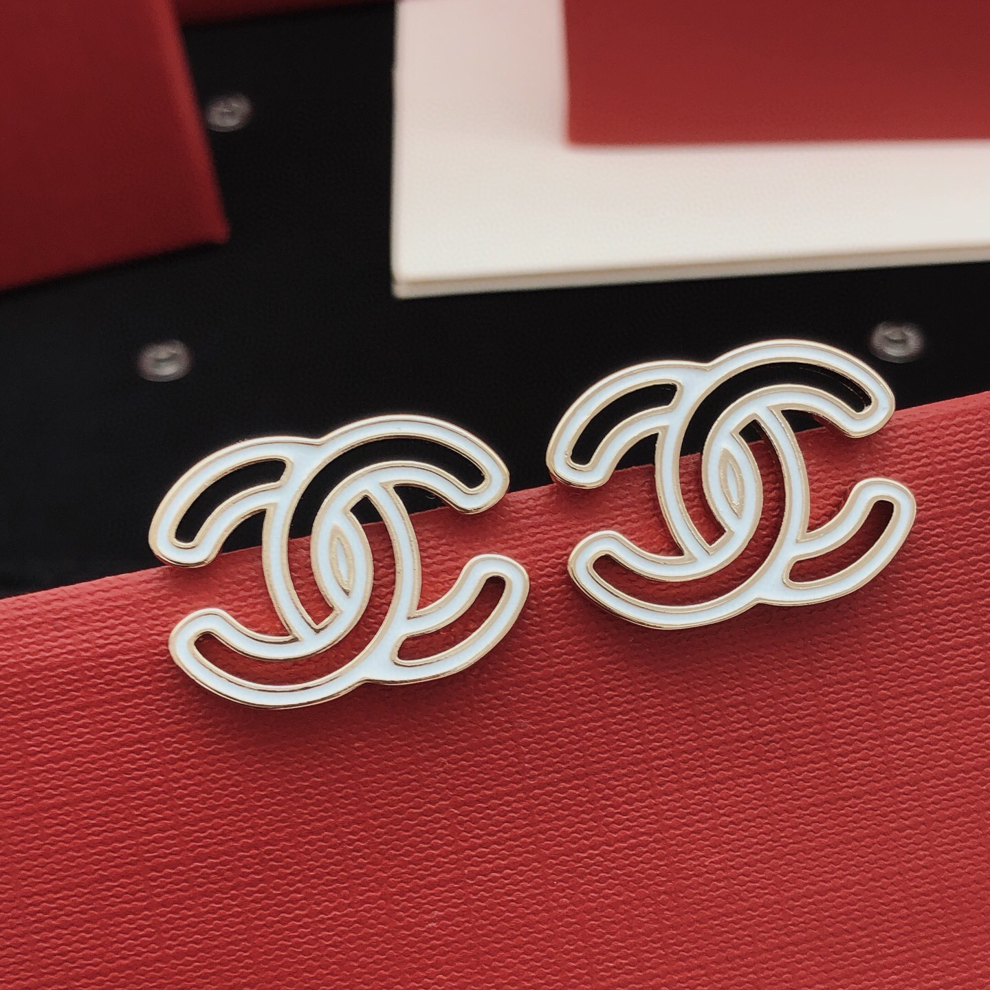 p50 number XED0065 [chnel latest white double c hollow earrings]