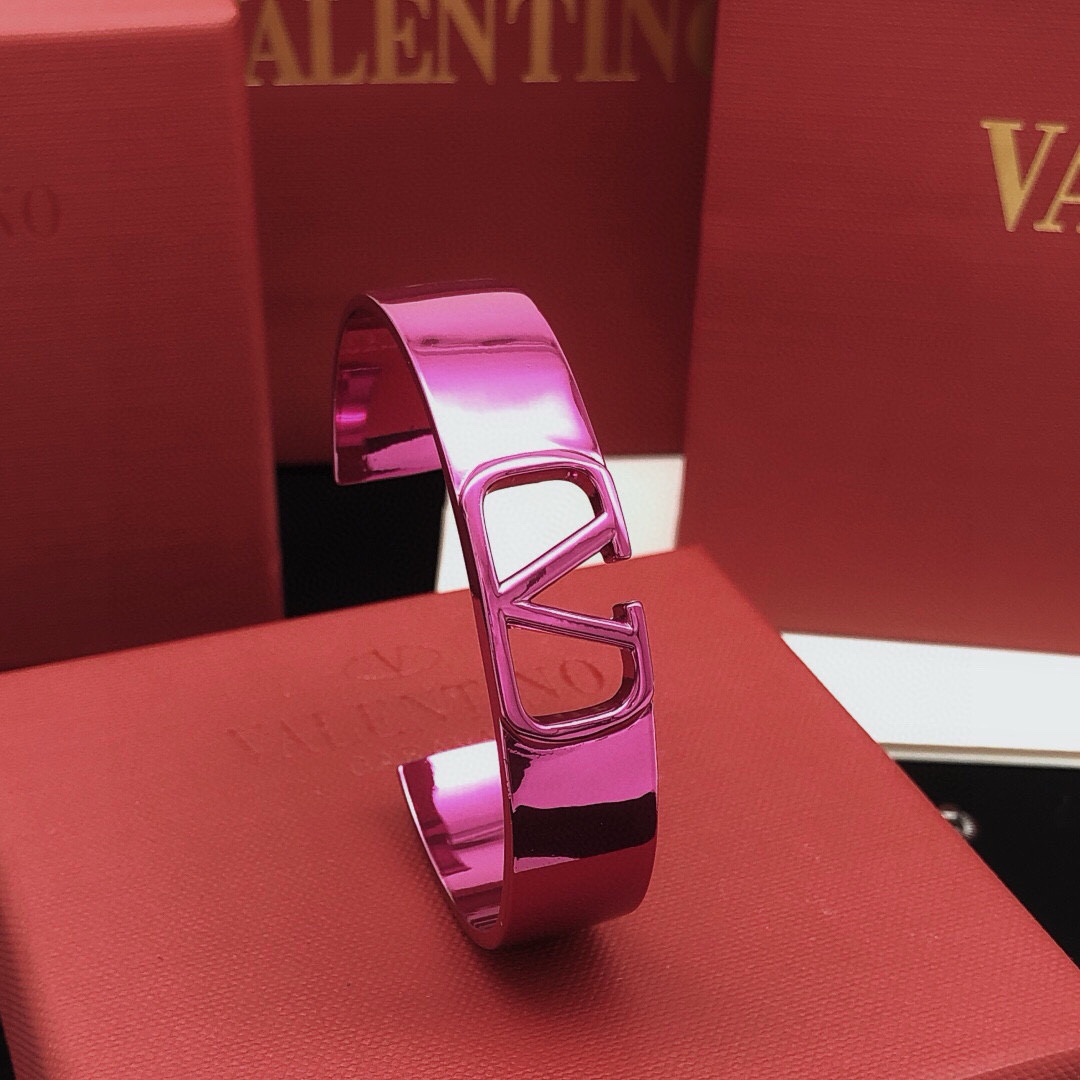 p60 number VSZ0008 [ValenTio’s latest glossy bracelet purple]