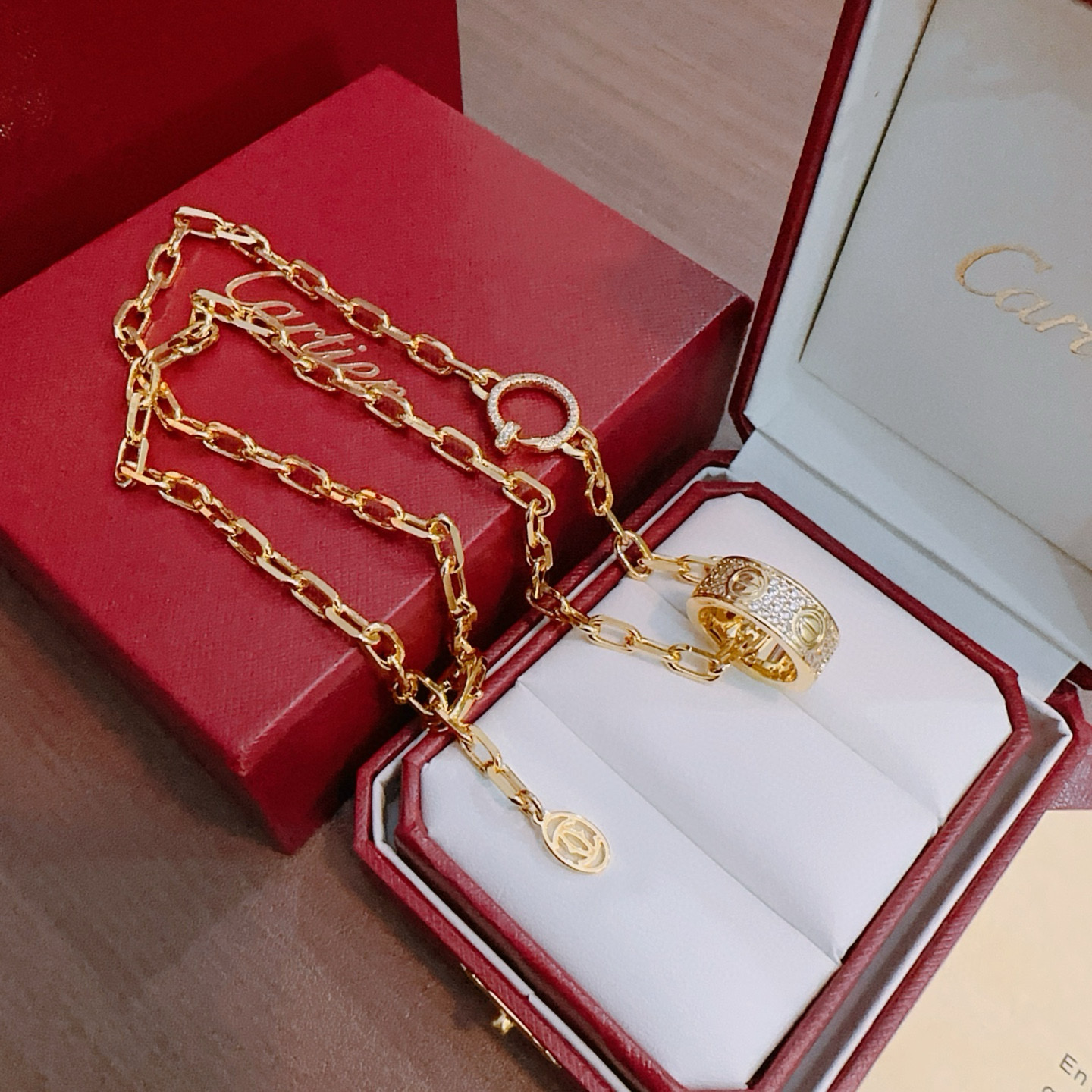 p New Cartier necklace with diamonds in V gold material series. Perfect appearance, unparalleled details, that kind