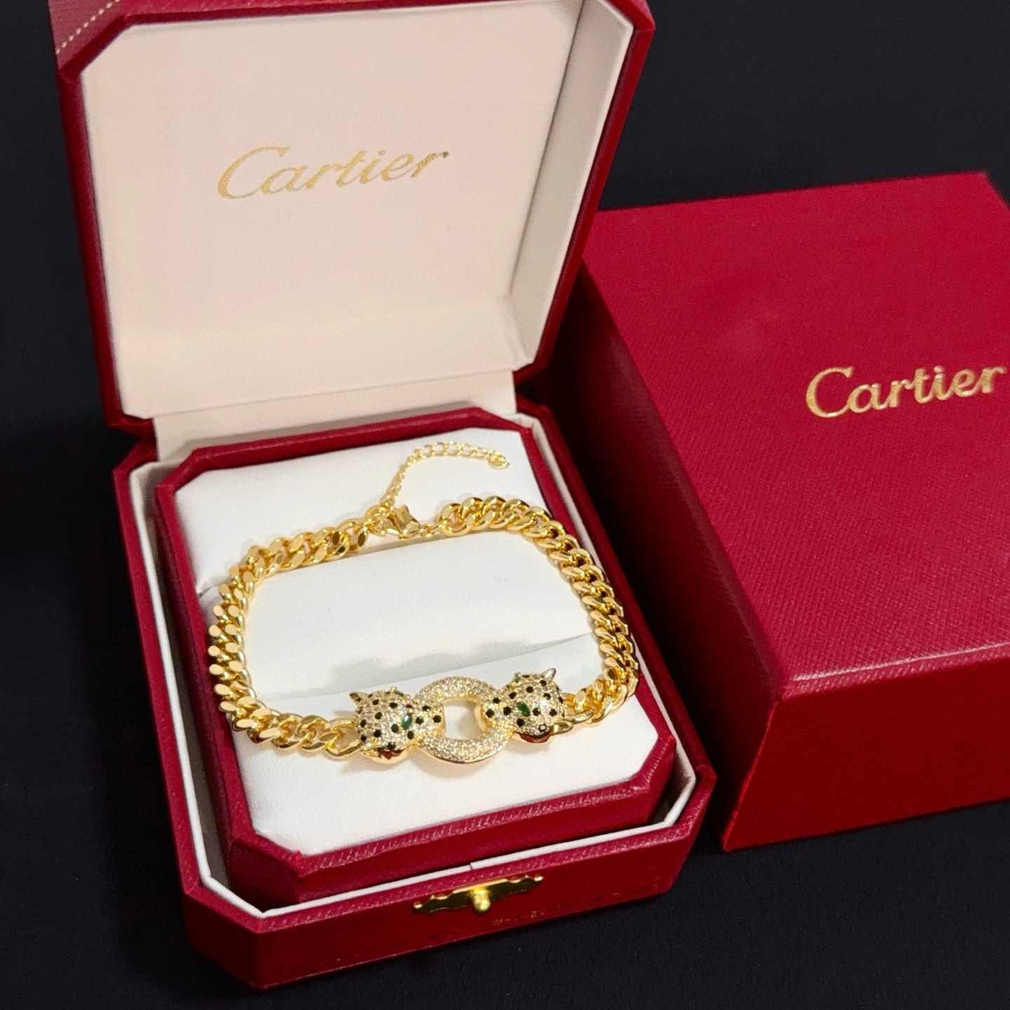 p Cartier Leopard Head Diamond Bracelet High-End Customized Version Diamond-Inlaid Craftsmanship V Gold Material Classic