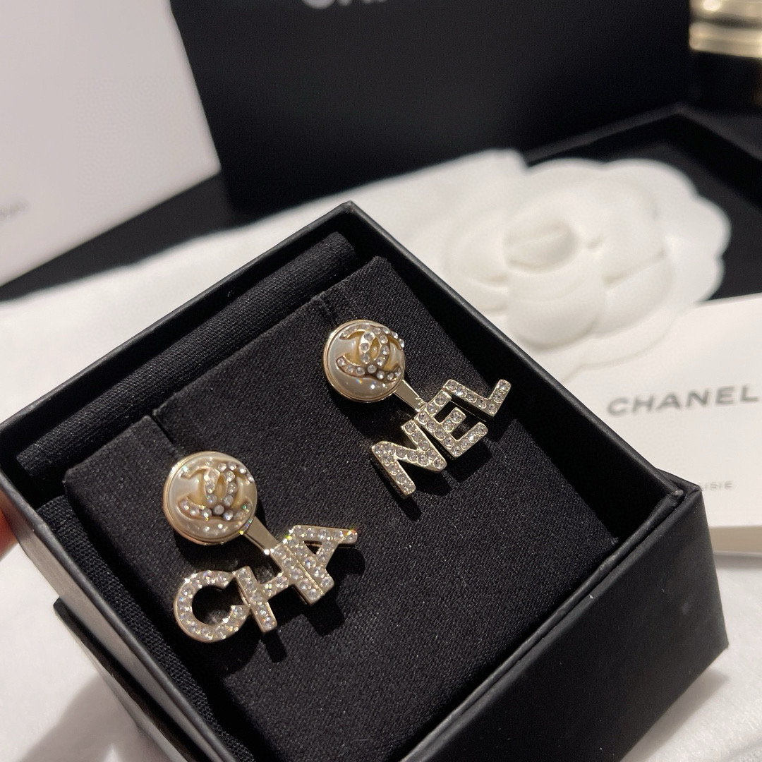 p50 number XED02CHANEL letters original single new product small fragrant pearl double c ear