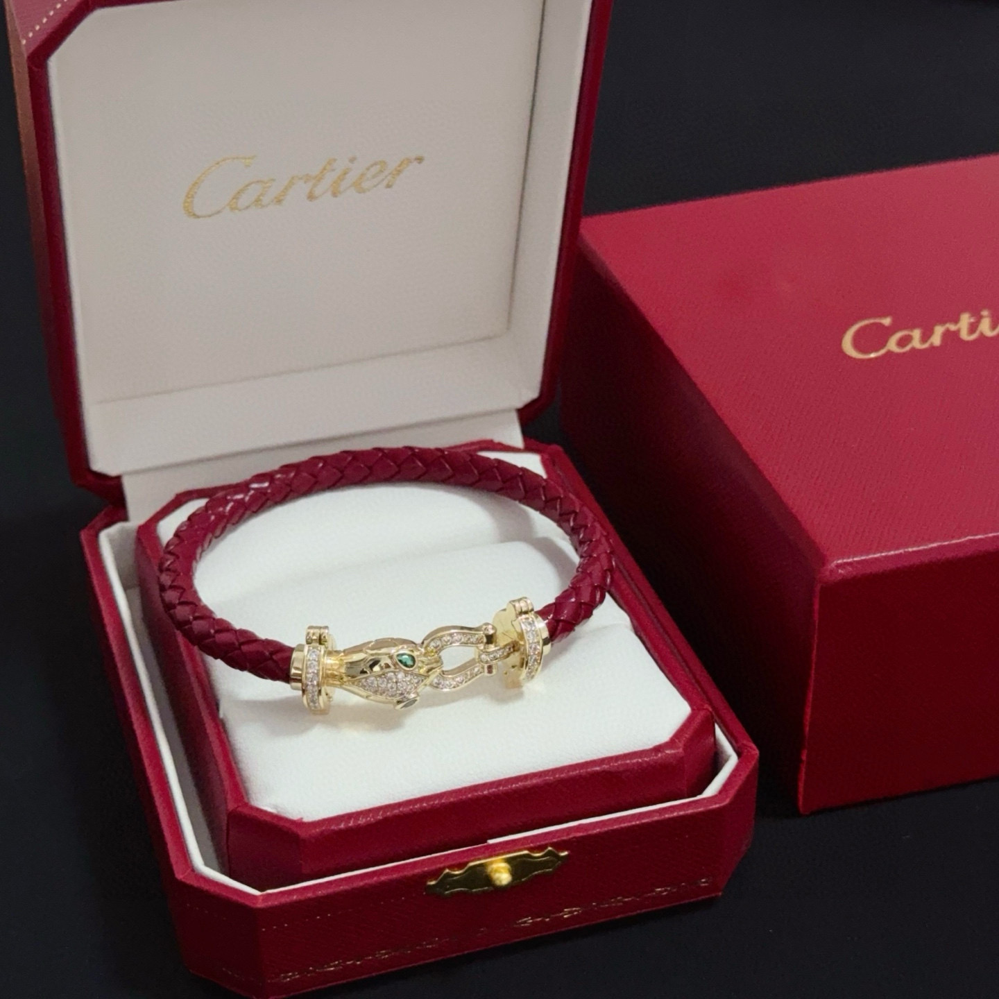 p Cartier diamond-encrusted leather cord bracelet, high-end customized version, diamond-encrusted craftsmanship, V gold material, classic