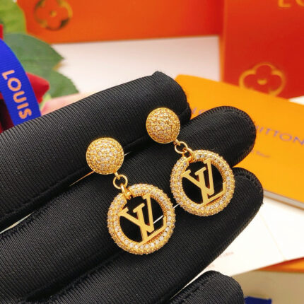 60 number LED04 [Lv’s latest diamond-encrusted round earrings]